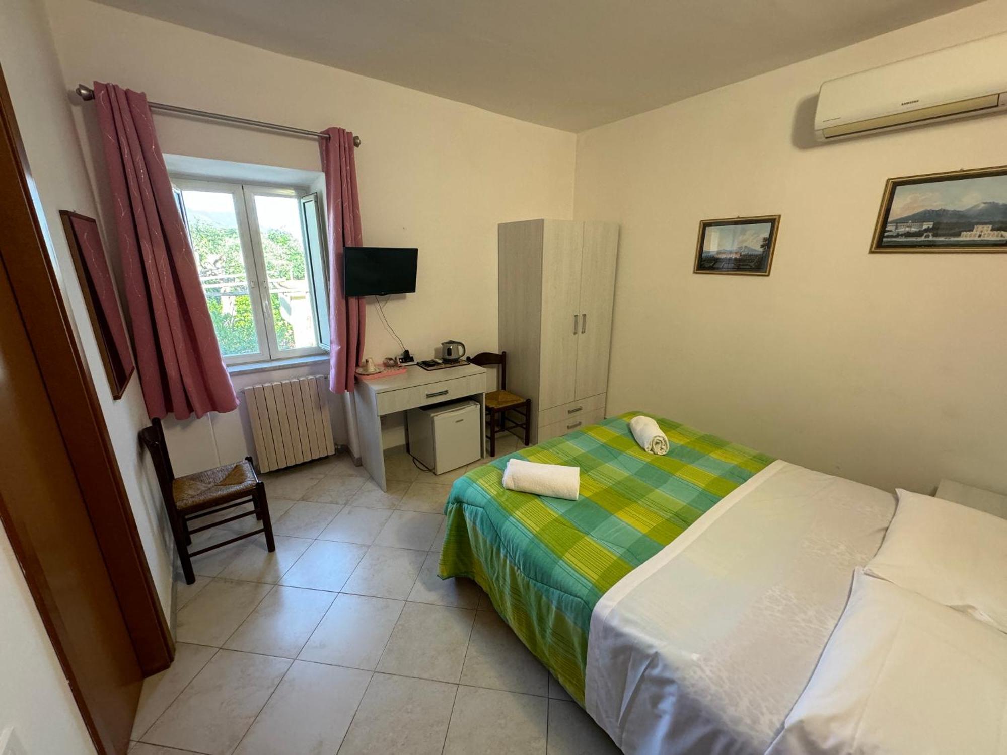 Agriturismo Piccolo Paradiso ปิอาโนดิซอร์เรนโต ภายนอก รูปภาพ
