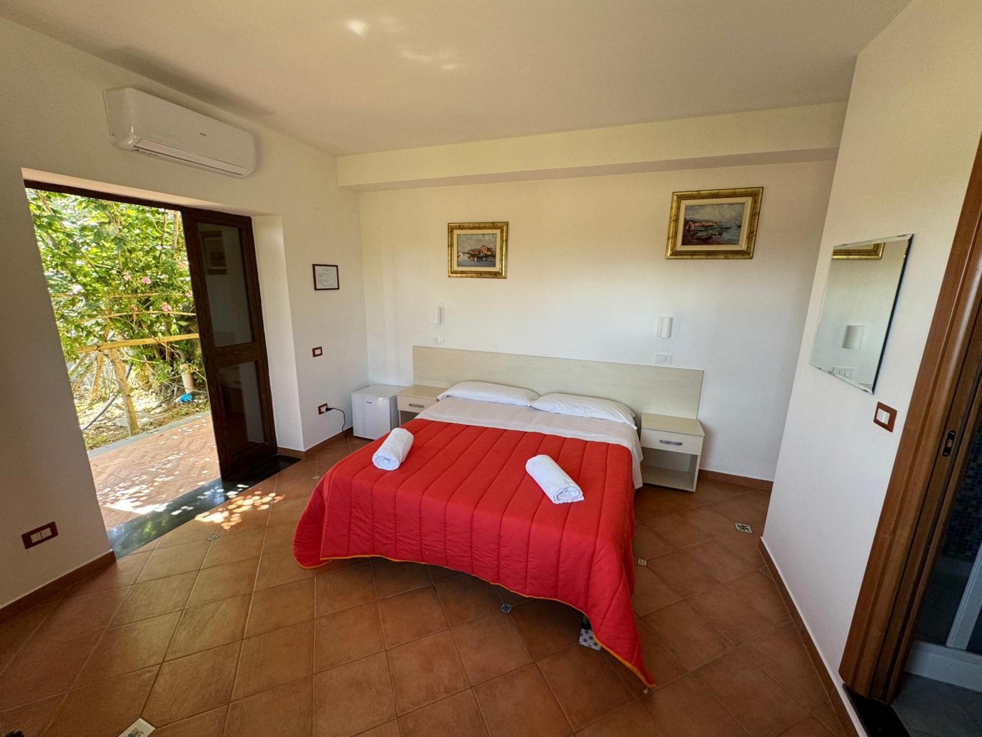 Agriturismo Piccolo Paradiso ปิอาโนดิซอร์เรนโต ภายนอก รูปภาพ