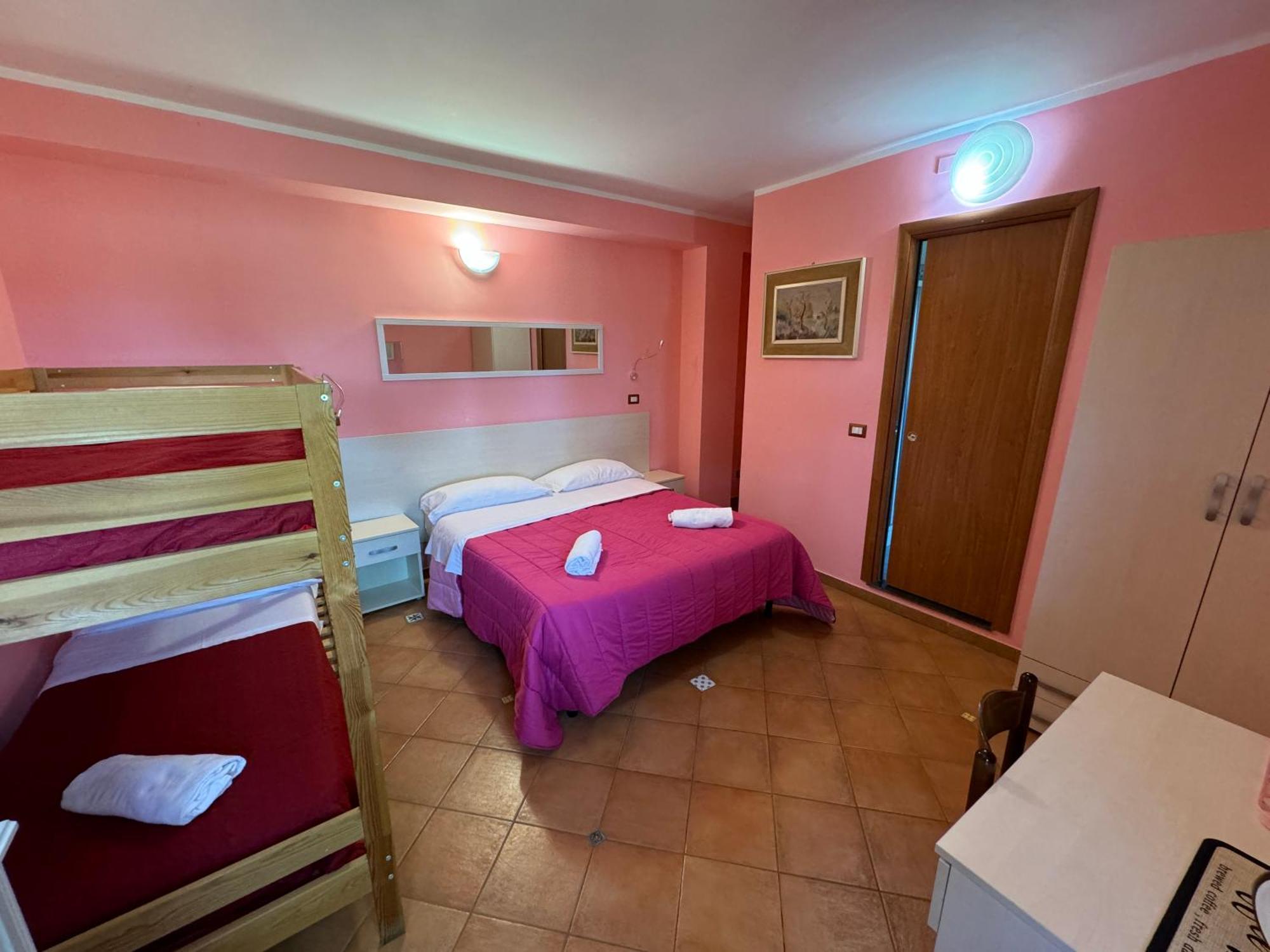 Agriturismo Piccolo Paradiso ปิอาโนดิซอร์เรนโต ภายนอก รูปภาพ