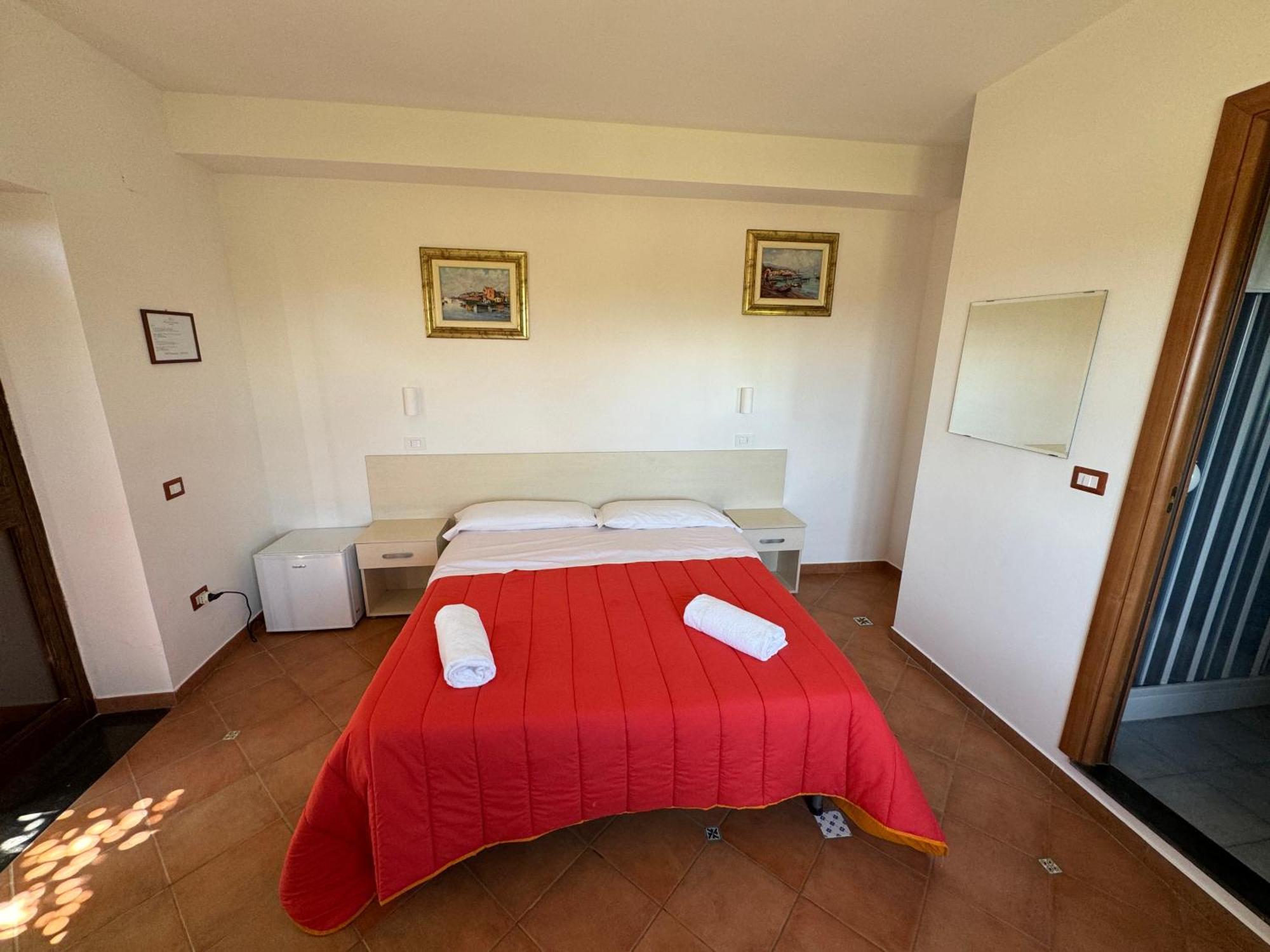 Agriturismo Piccolo Paradiso ปิอาโนดิซอร์เรนโต ภายนอก รูปภาพ