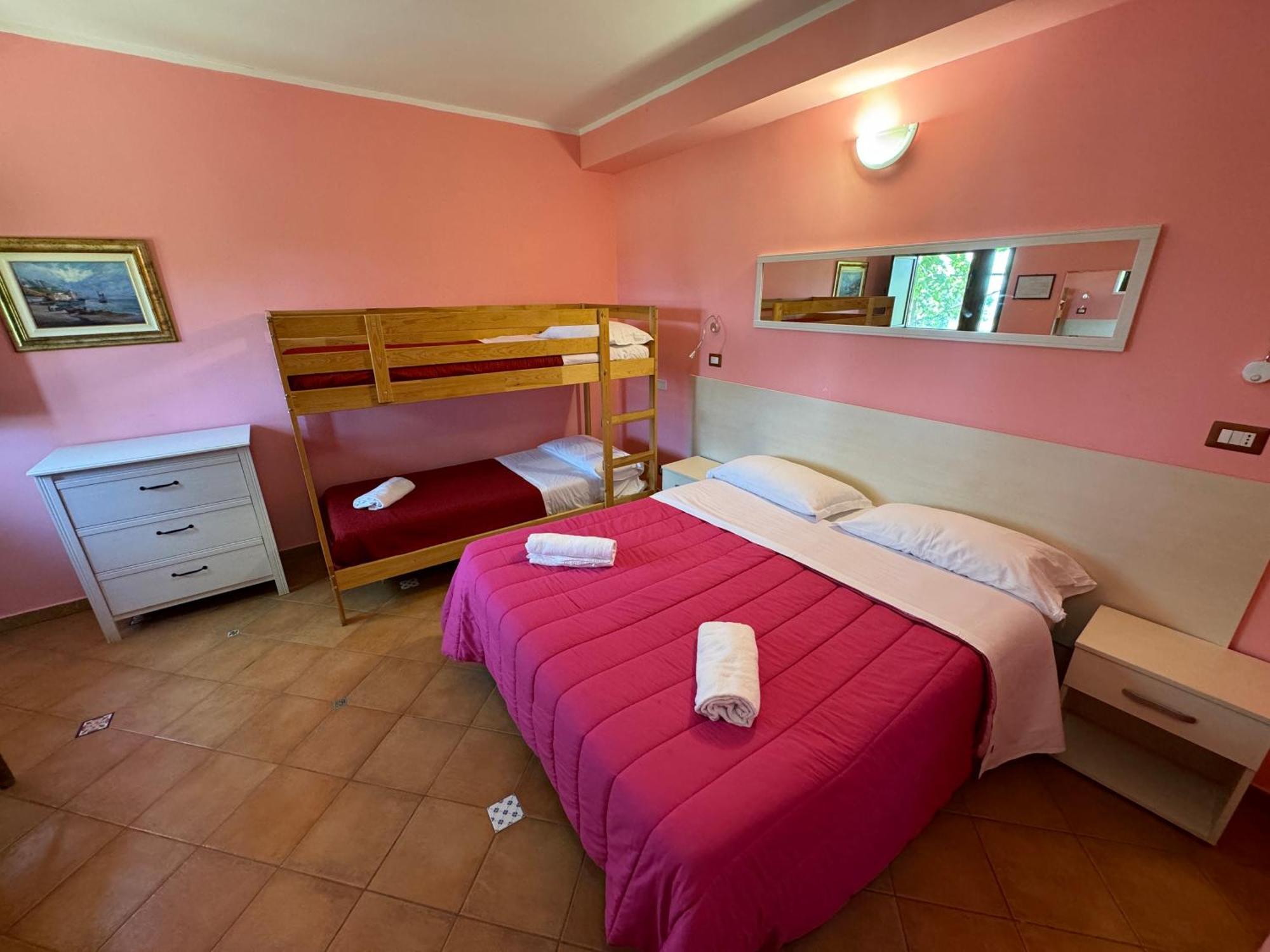 Agriturismo Piccolo Paradiso ปิอาโนดิซอร์เรนโต ภายนอก รูปภาพ